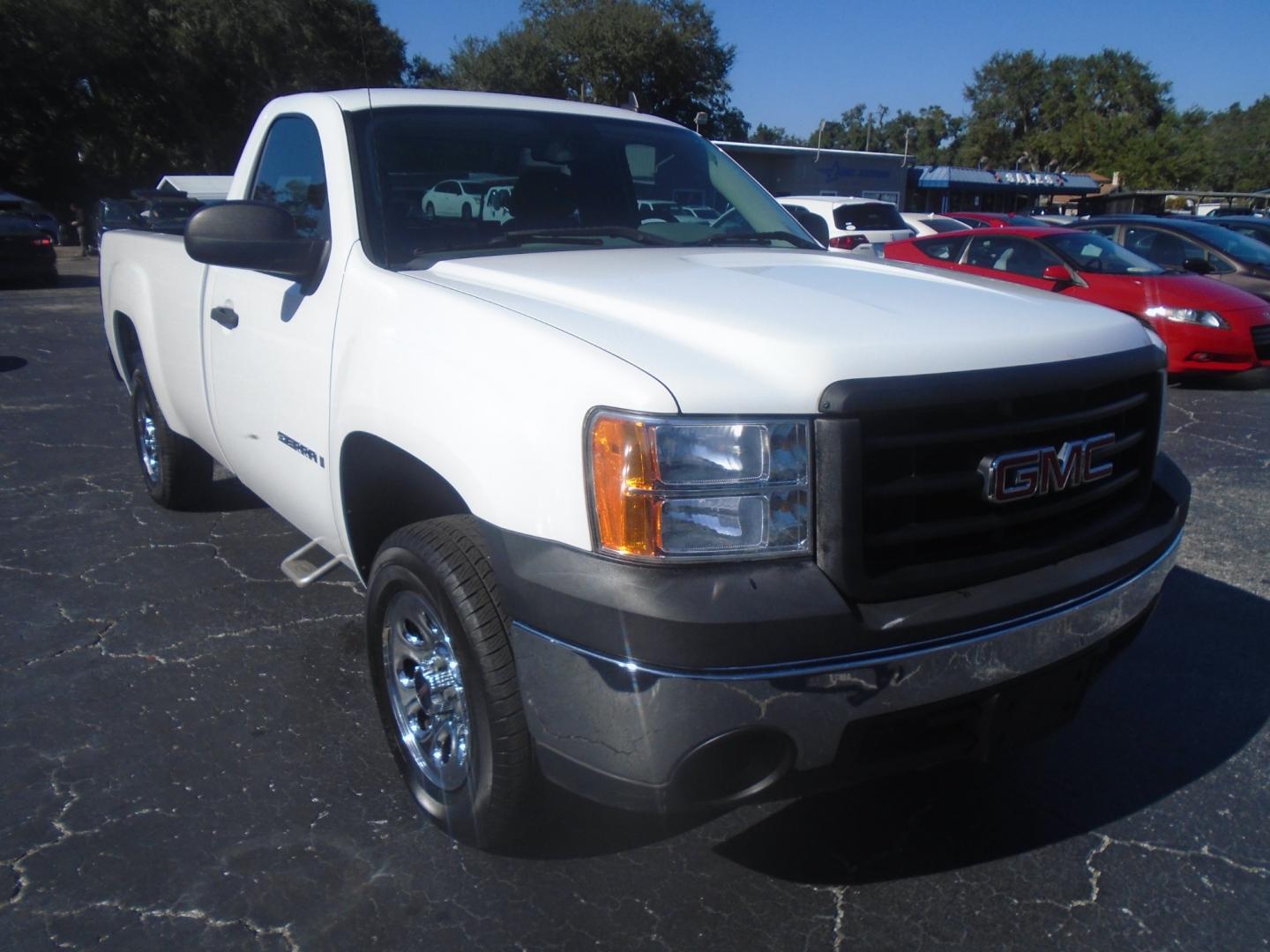 2008 GMC Sierra 1500 SLE1 Long Box 2WD (1GTEC14X28Z) with an 4.3L V6 OHV 12V engine, 4-Speed Automatic transmission, located at 6112 N Florida Avenue, Tampa, FL, 33604, (888) 521-5131, 27.954929, -82.459534 - Photo#2